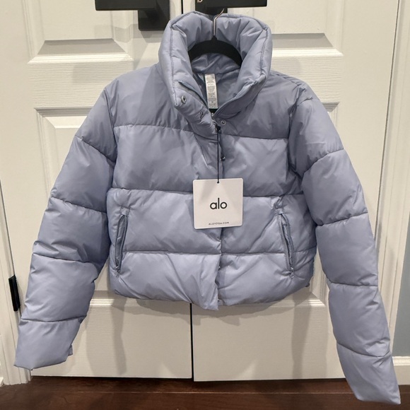 ALO Yoga Jackets & Blazers - NWT! ALO Yoga Women's gold rush Puffer Jacket